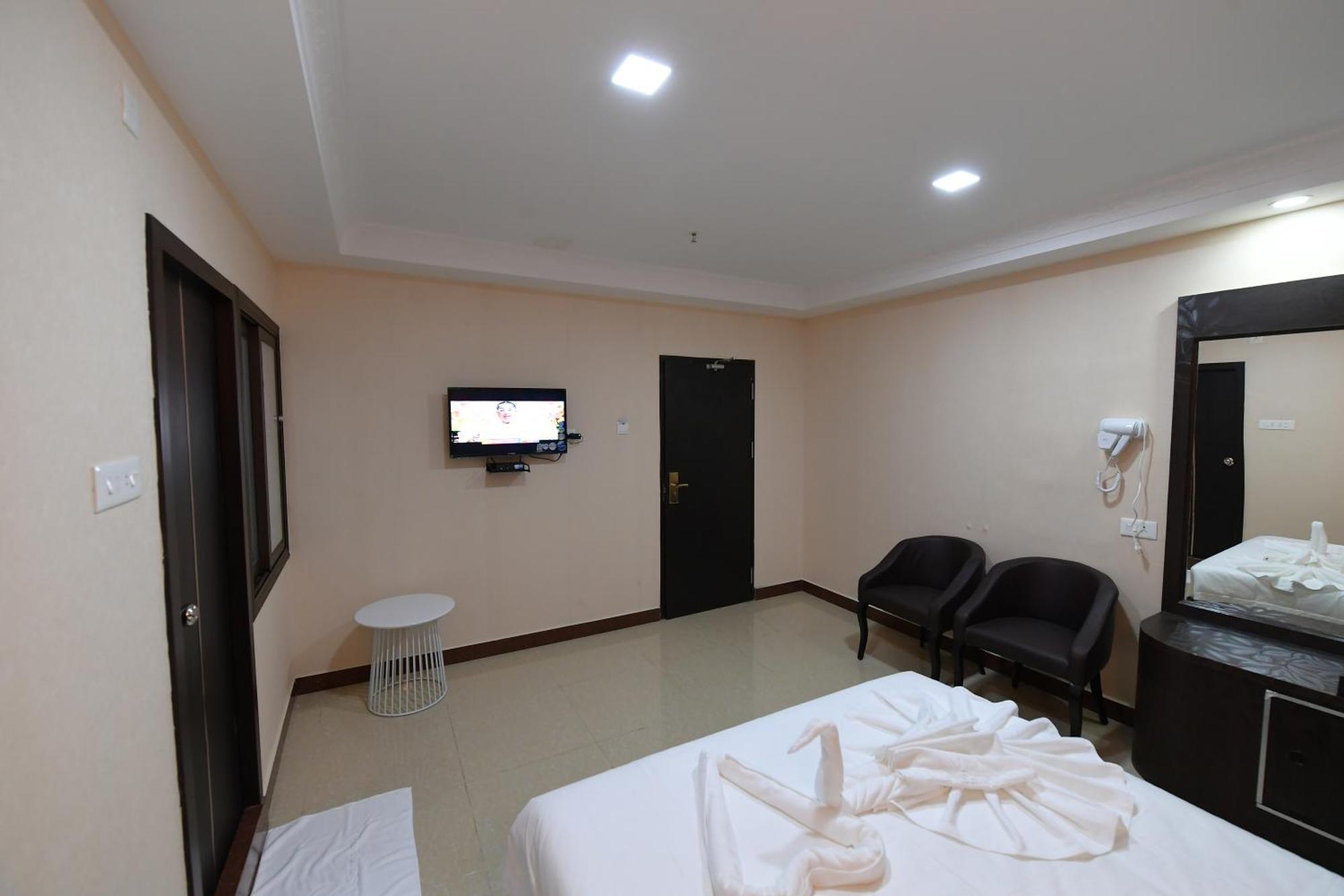 Coastal Grand Hotel Sampath Tiruchirappalli Exterior photo